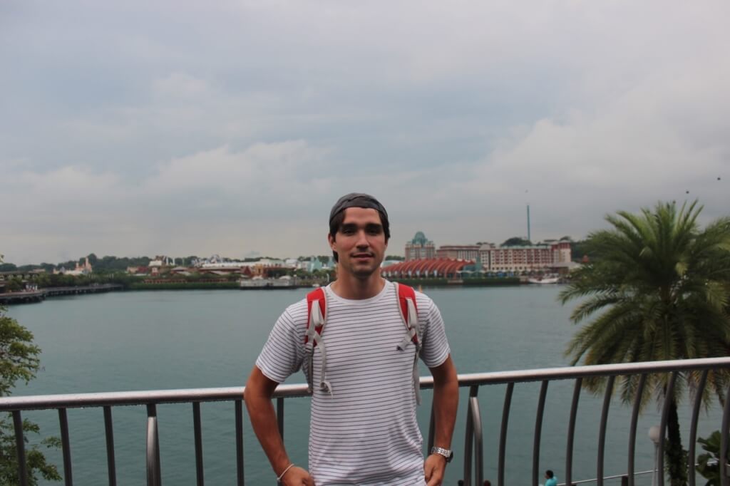 Sentosa Island ao fundo